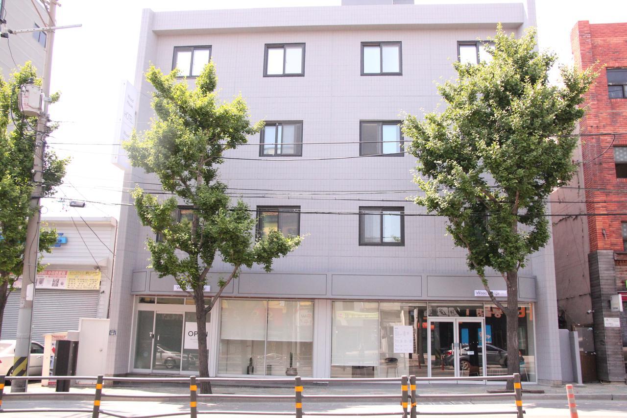 Wood House Hotel Busan Esterno foto